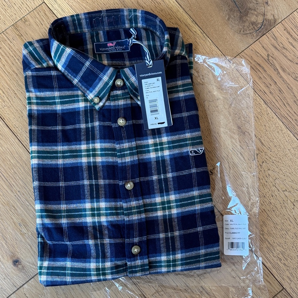 Vineyard Vines Men's Navy and Green Plaid Shirt